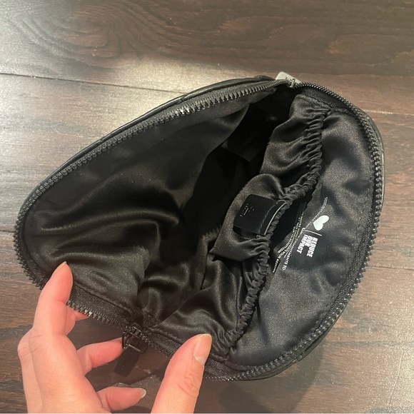 YSL Yves Saint Laurent black cosmetic makeup bag - Picture 4 of 6